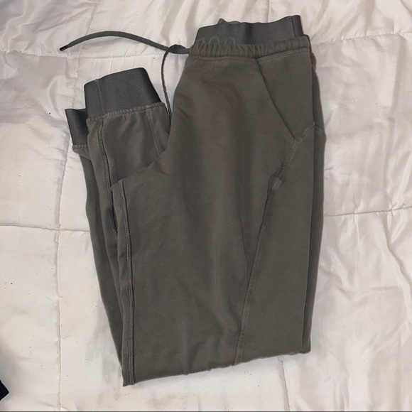 Lululemon refreshed routine hr joggers - Picture 1 of 2